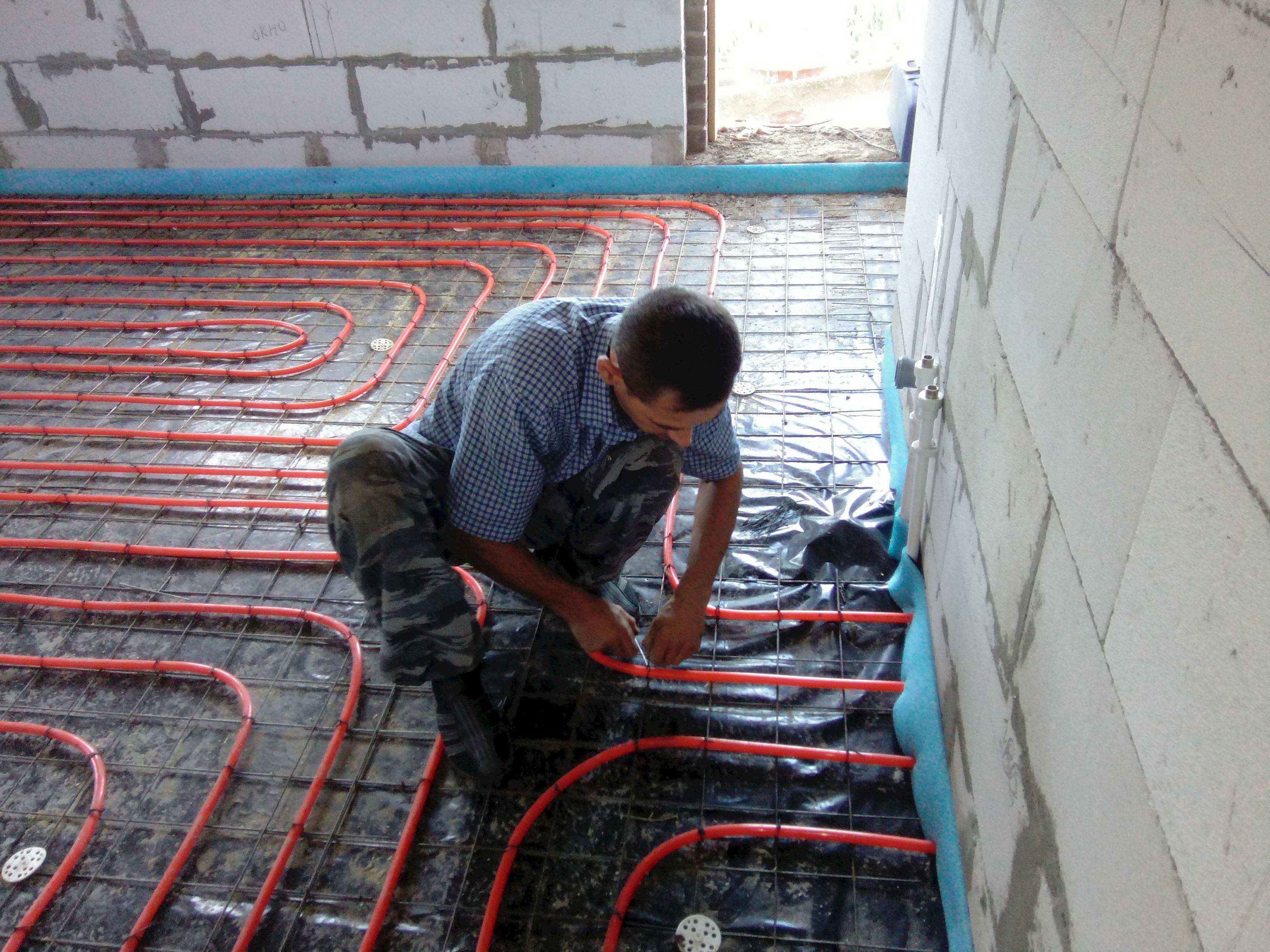 монтаж водяного теплого пола в частном доме